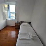 House * Καψάλι